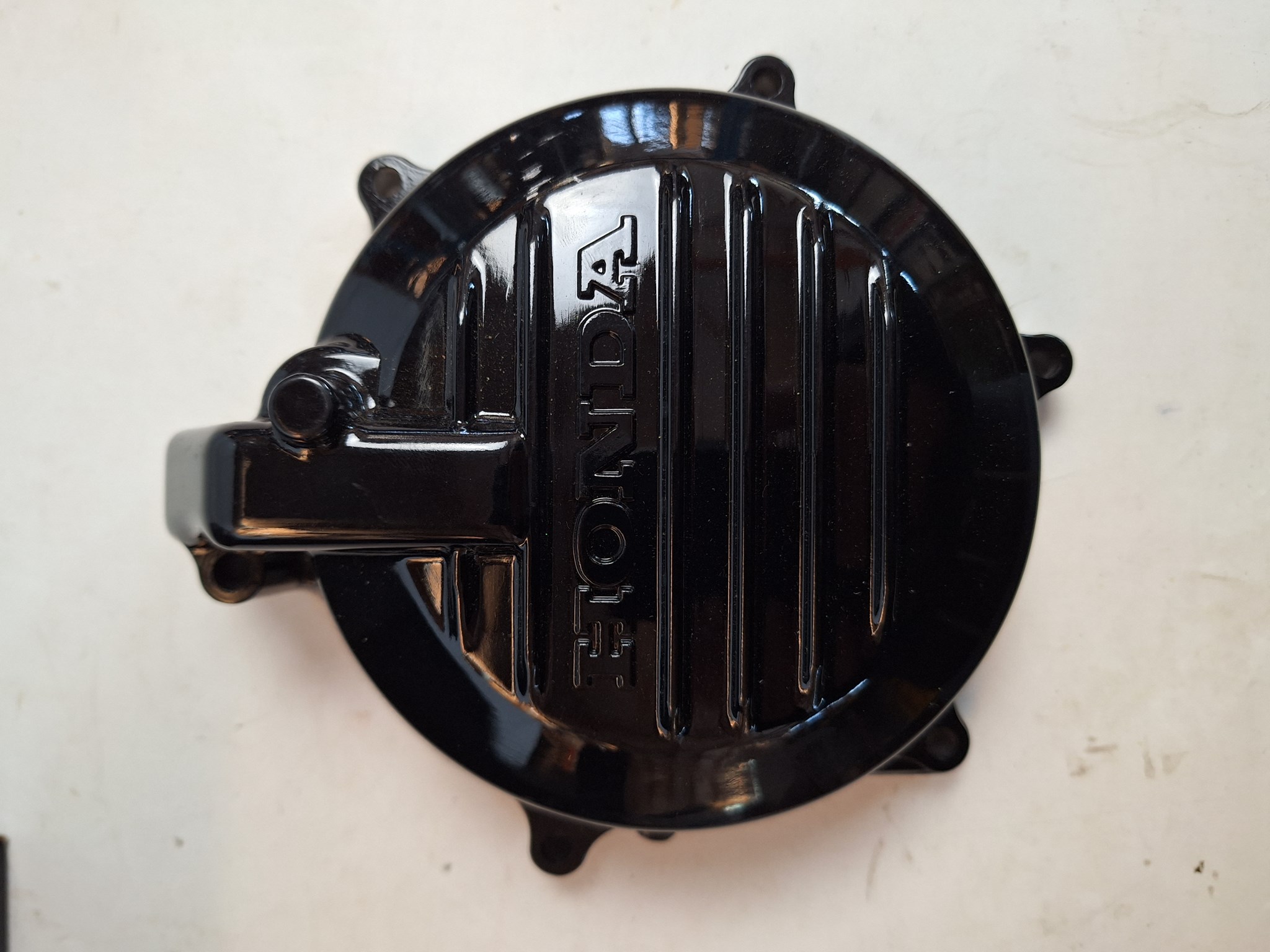 Bild von DECKEL, LICHTMASCHINE    11641-MZ7-000  VFR 750 FR-S